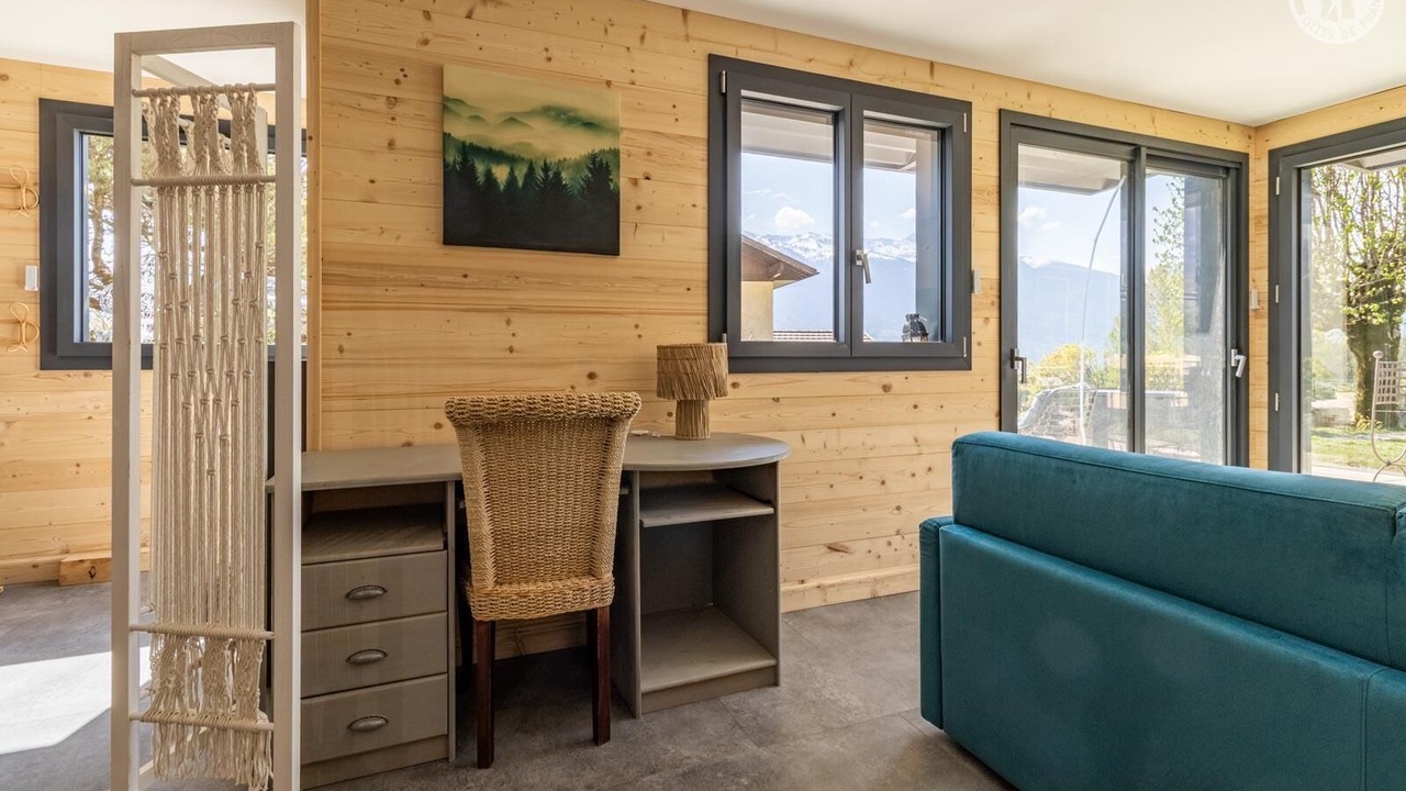 Photo of Livingroom in Mercury