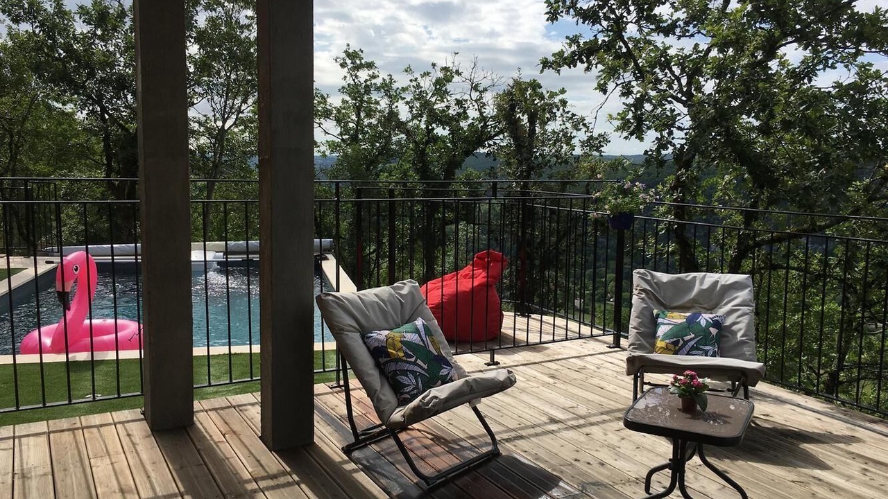 Photo of Patio Balcony in Corn