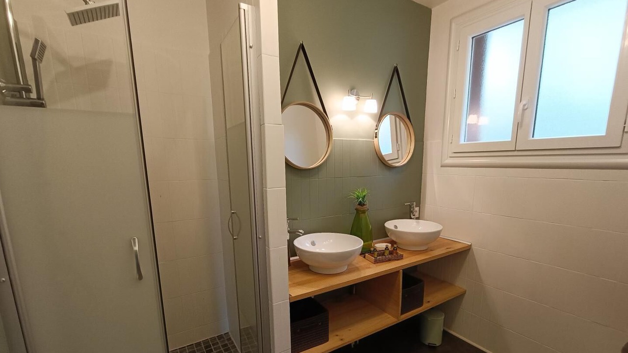 Photo of Bathroom in Corn