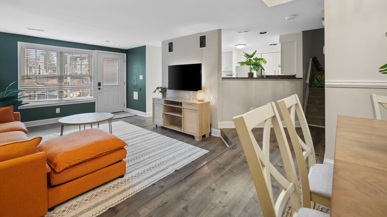 Photo of Livingroom in Montgomery Village