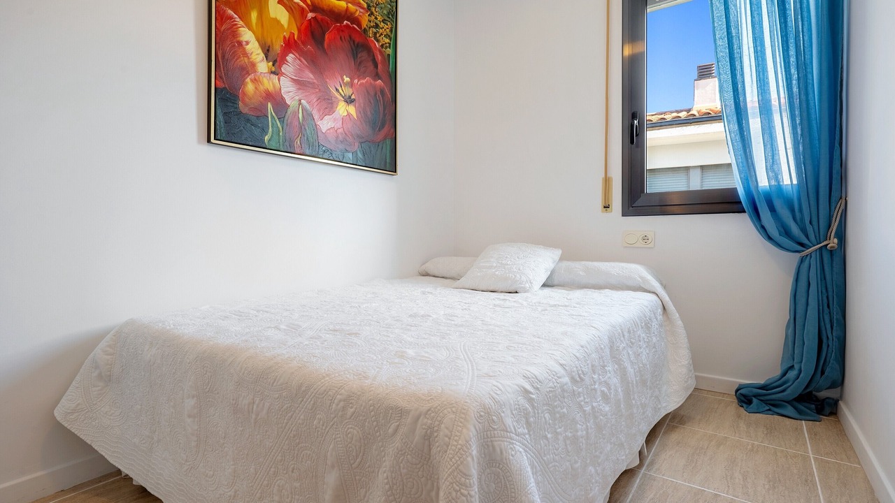 Photo of Bedroom in El Roc de Sant Gaieta