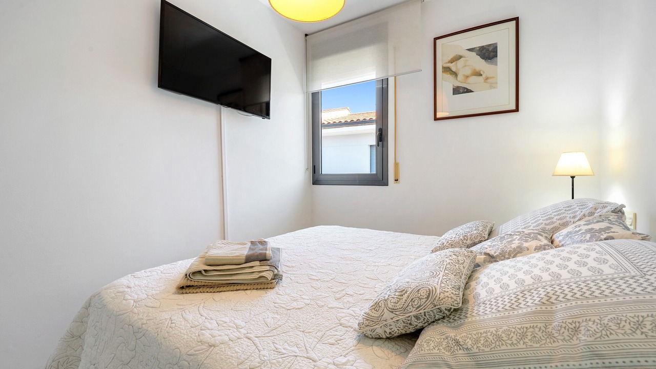 Photo of Bedroom in El Roc de Sant Gaieta