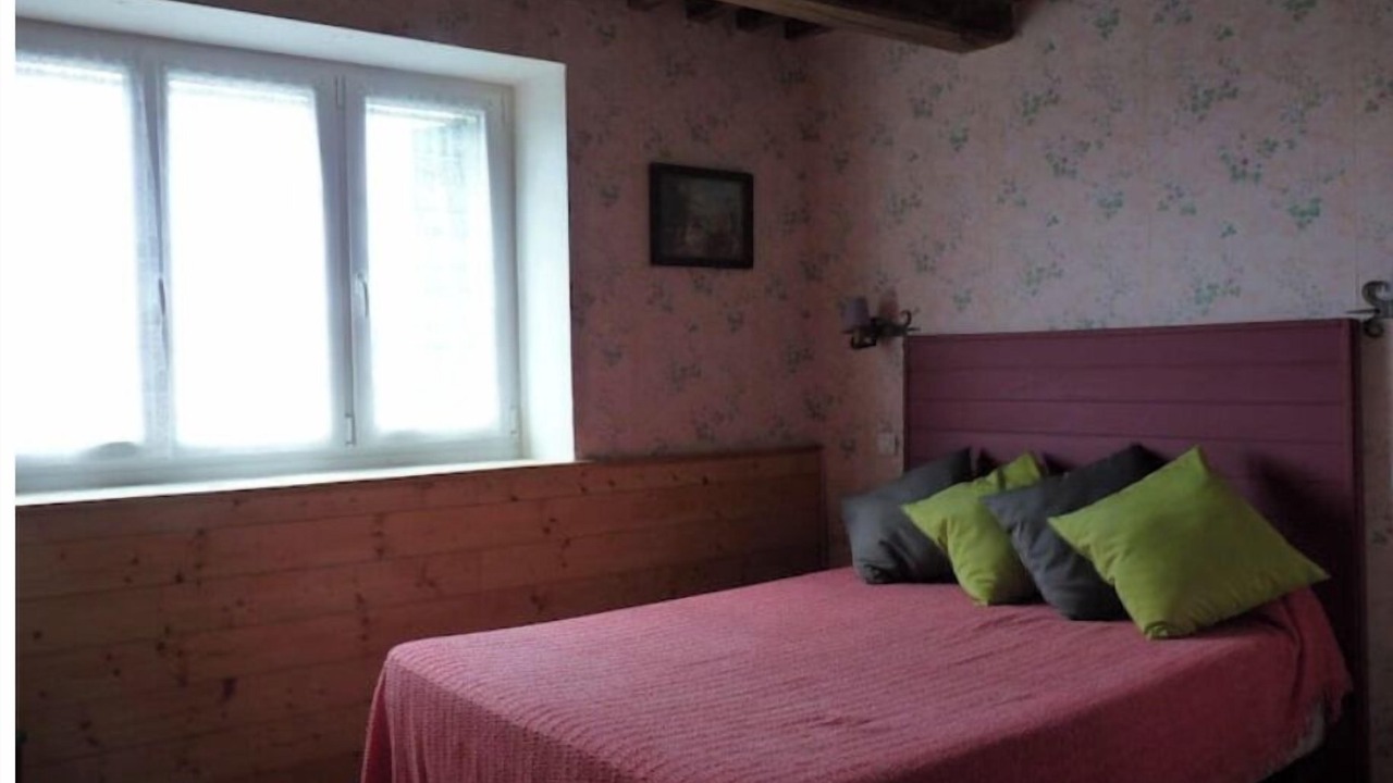 Photo of Bedroom in Moux-en-Morvan