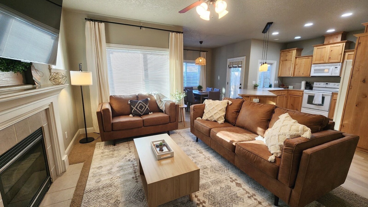 Photo of Livingroom in Wilkes East