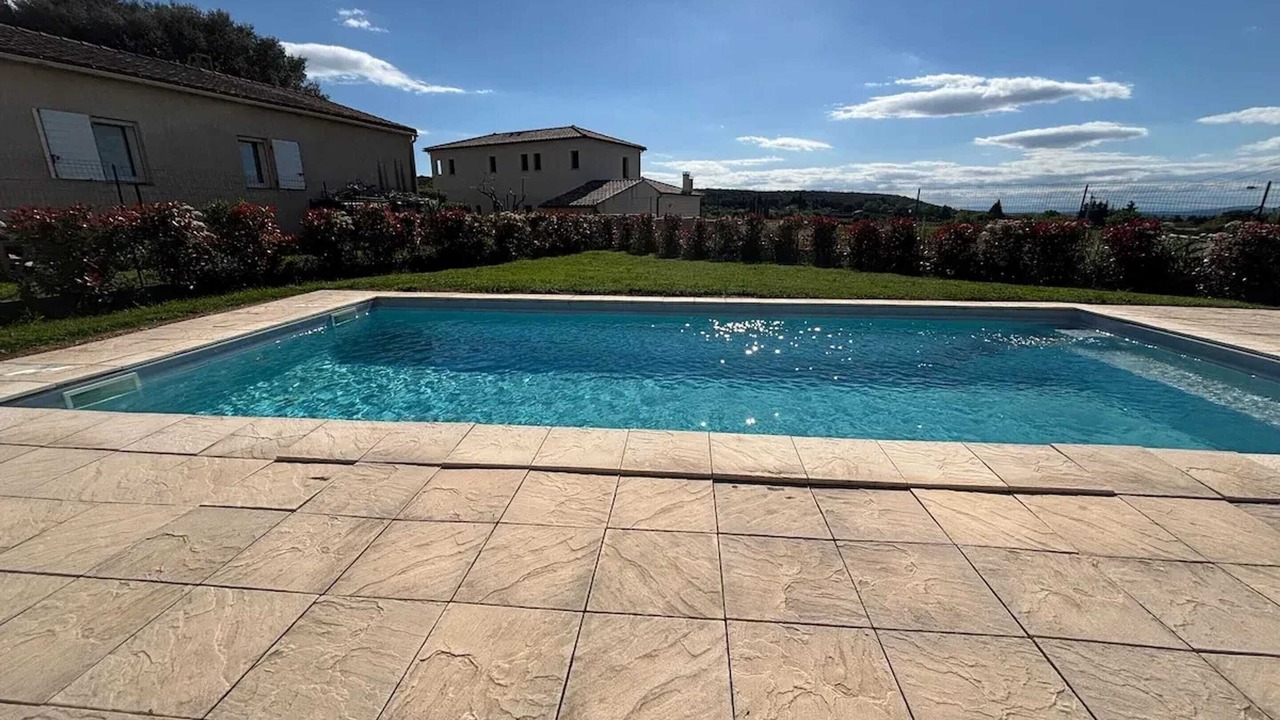 Photo of Outdoor in Flaux
