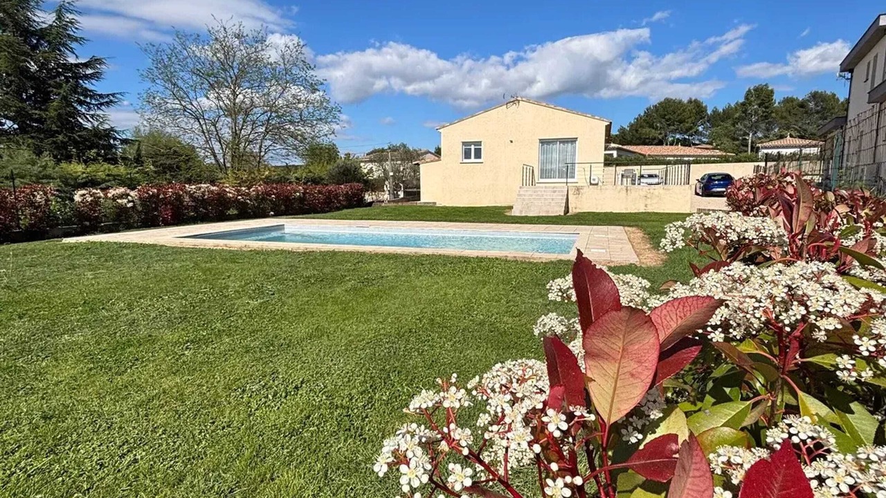 Photo of Outdoor in Flaux