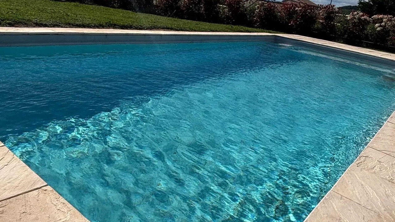 Photo of Outdoor in Flaux