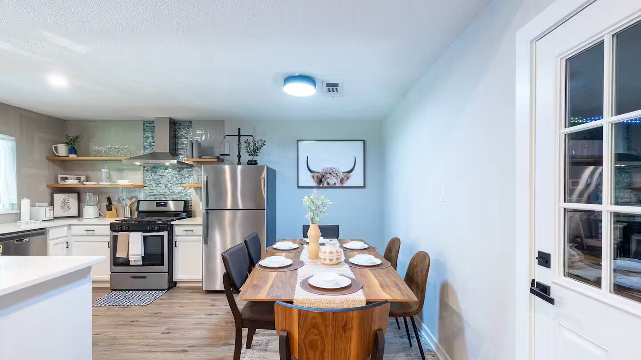 Photo of Kitchen in East Congress