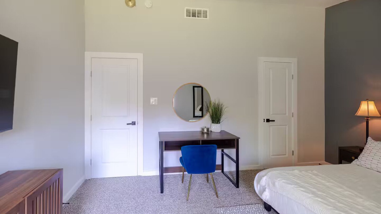 Photo of Bedroom in East Congress