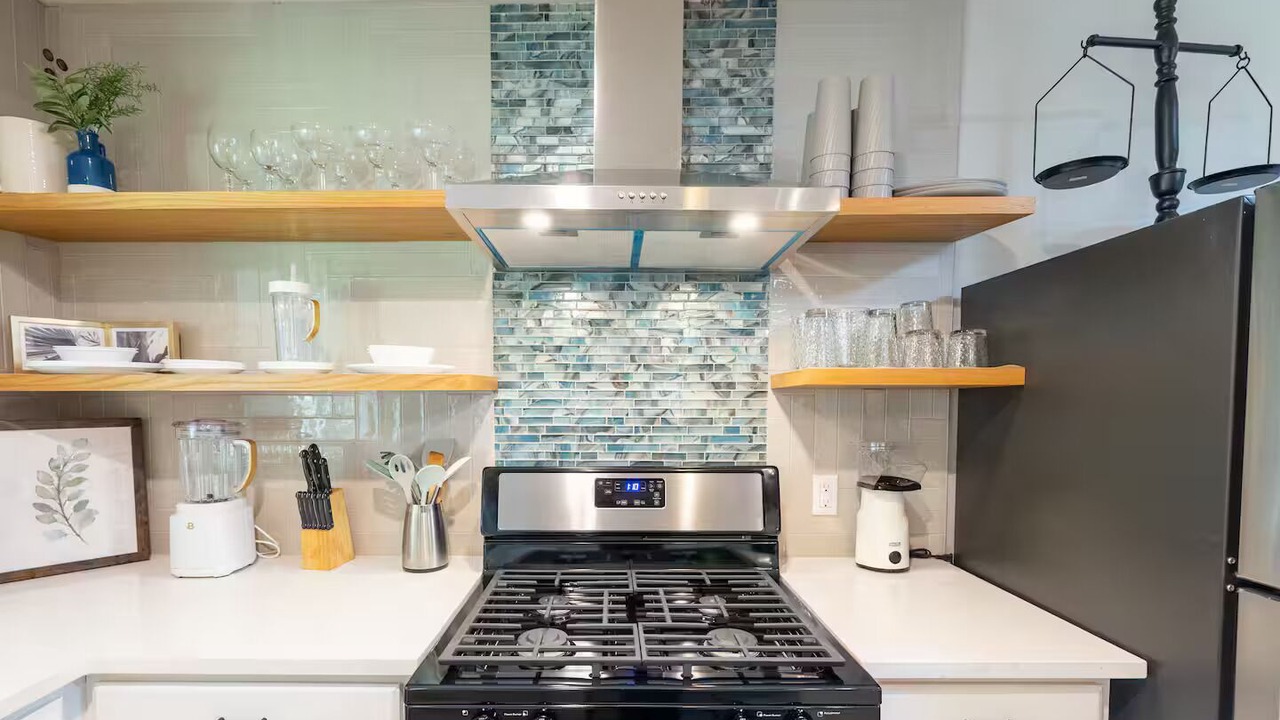Photo of Kitchen in East Congress