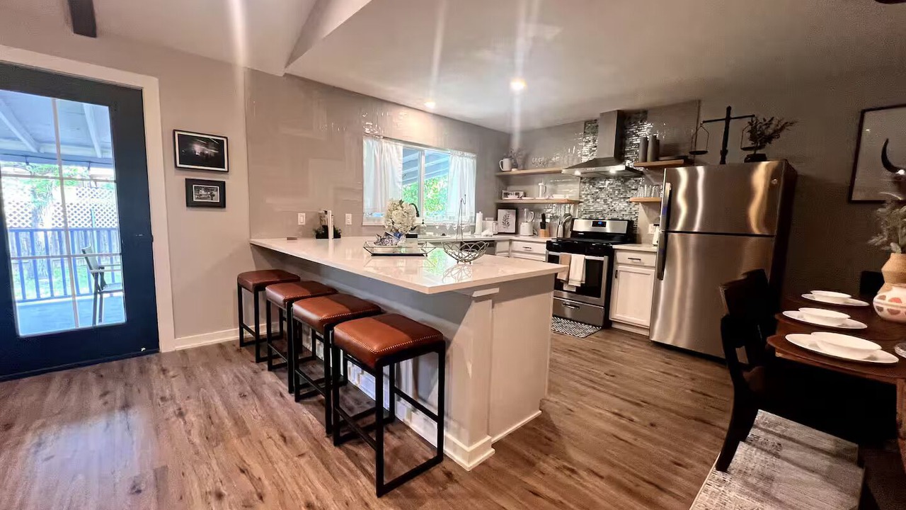 Photo of Kitchen in East Congress