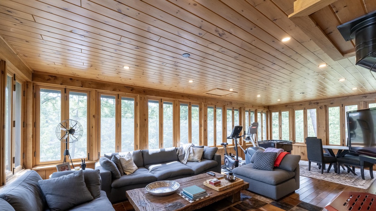 Photo of Bedroom in Muskoka Lakes