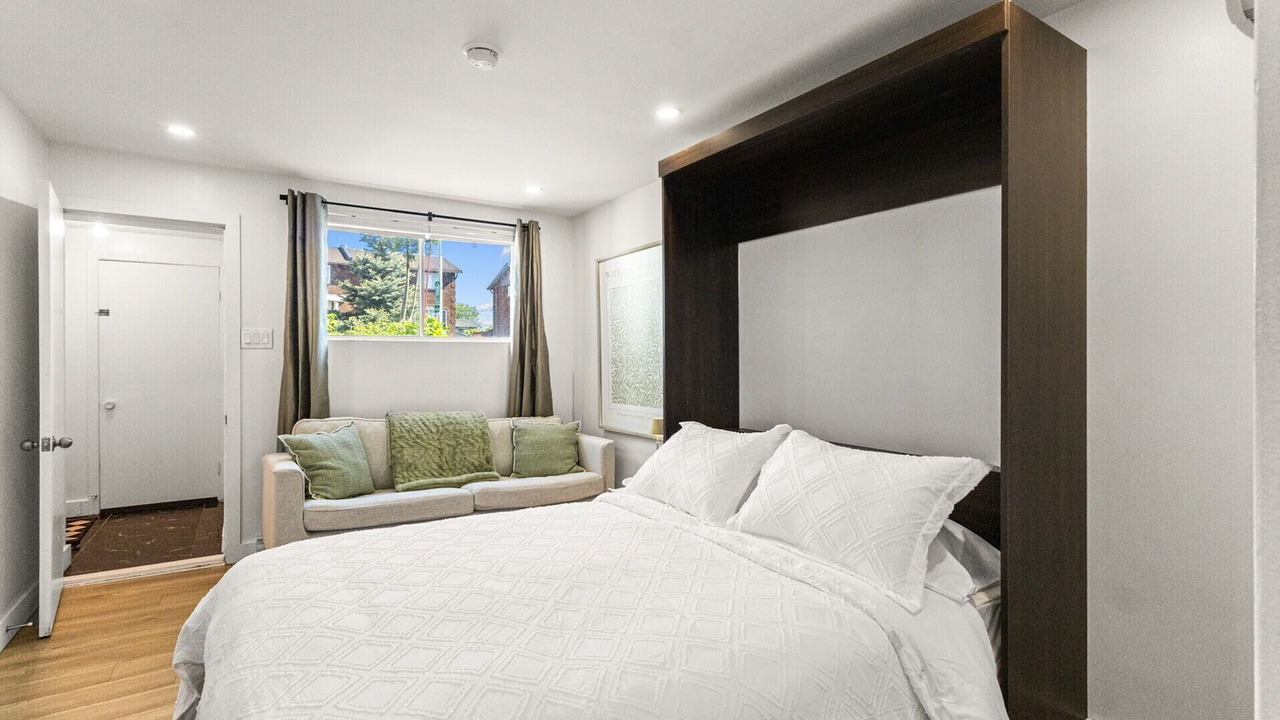 Photo of Bedroom in Laval
