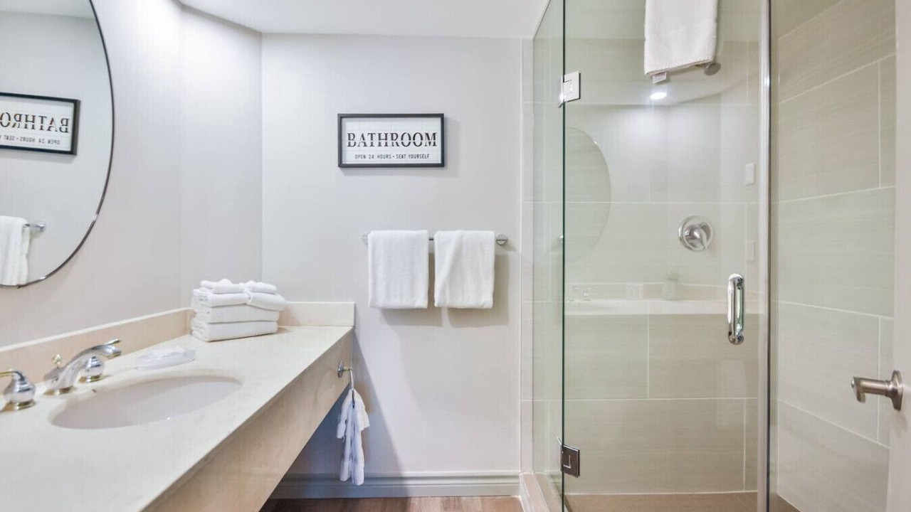 Photo of Bathroom in Oro-Medonte
