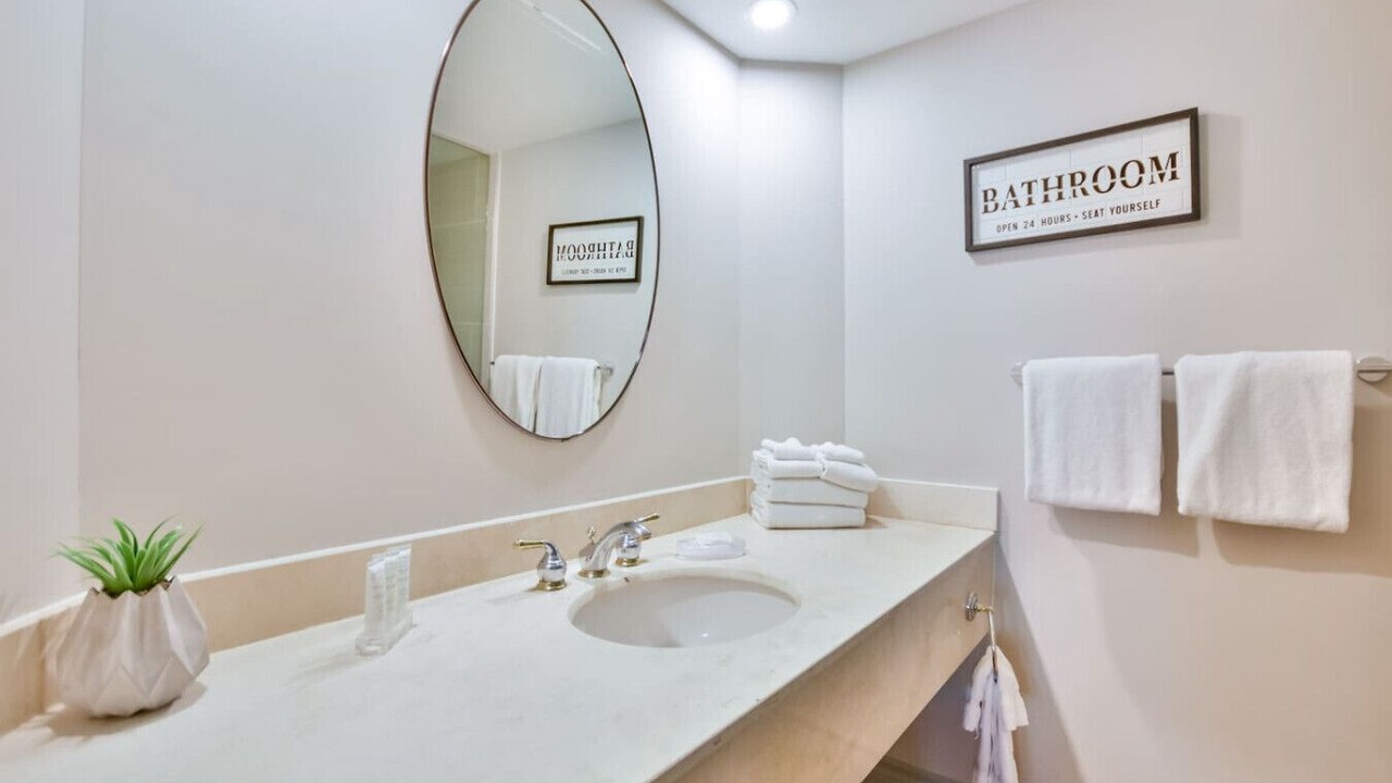 Photo of Bathroom in Oro-Medonte