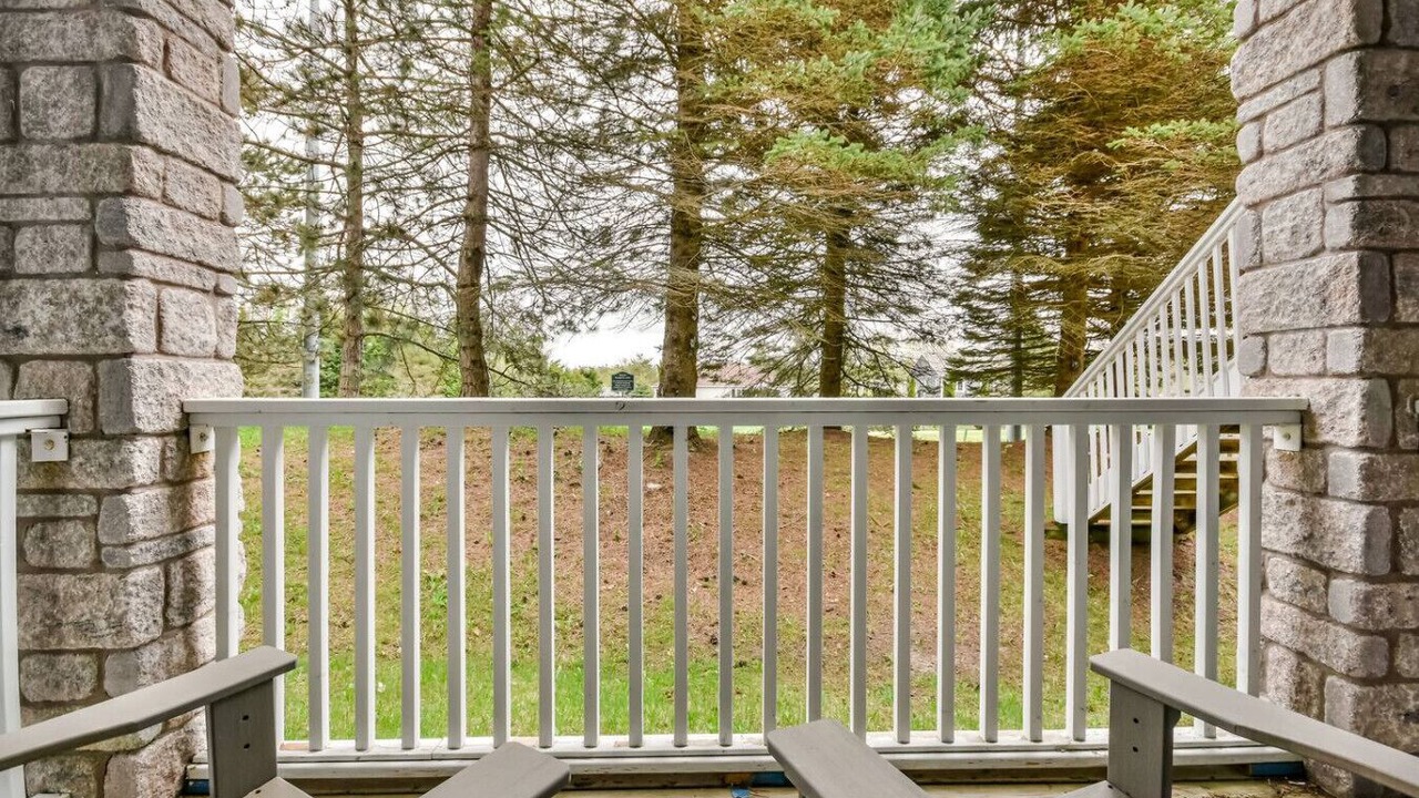 Photo of Patio Balcony in Oro-Medonte