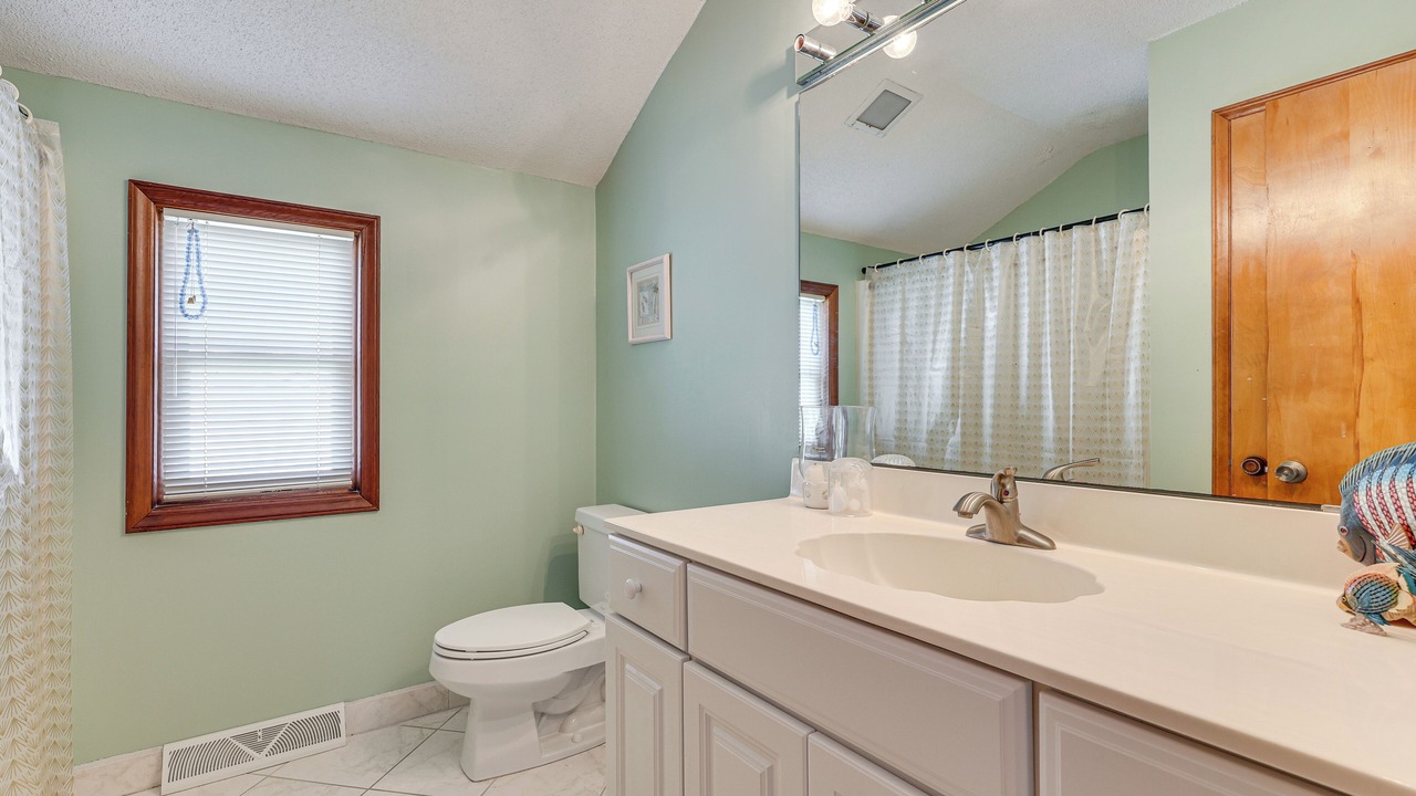 Photo of Bathroom in Yaupon Beach