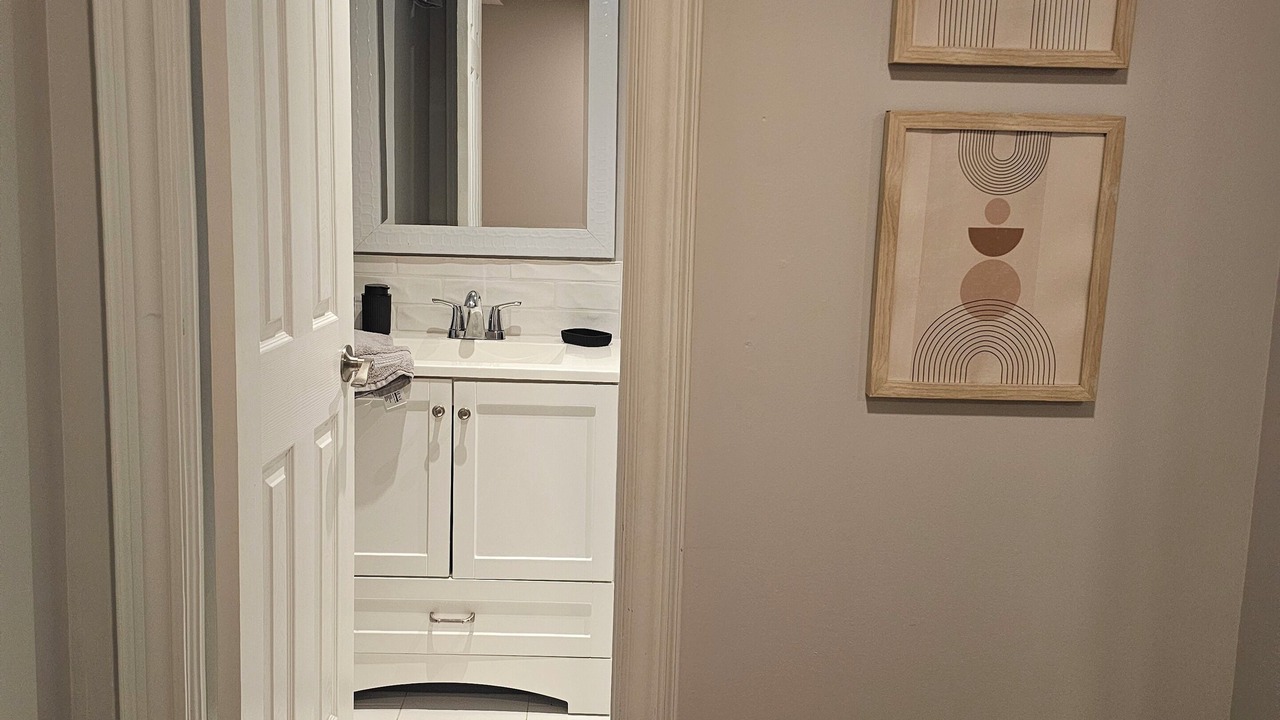 Photo of Bathroom in Hurontario