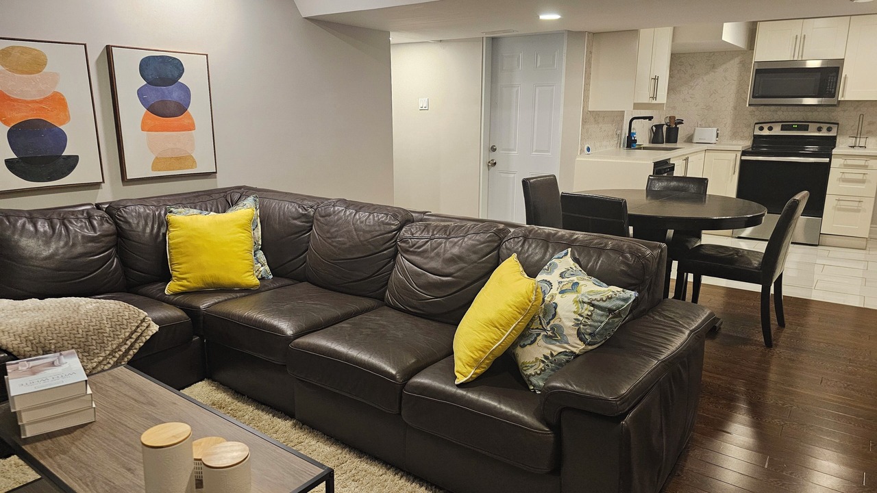 Photo of Livingroom in Hurontario