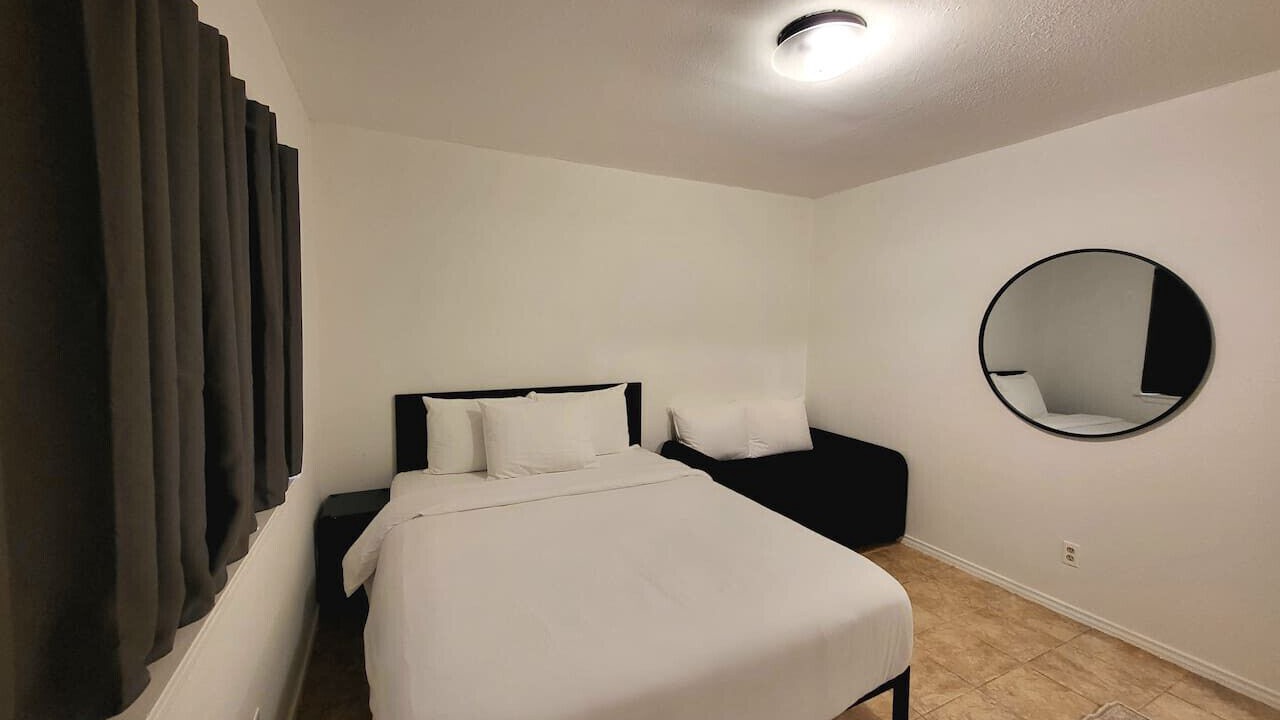 Photo of Bedroom in Eastern Division