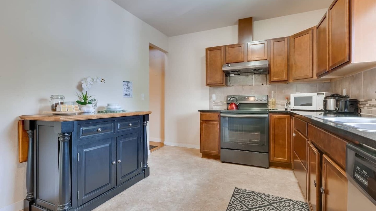 Photo of Kitchen in Haller Lake