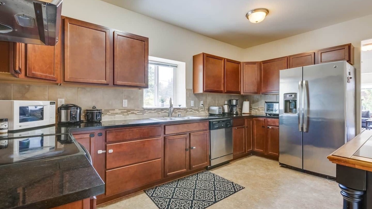 Photo of Kitchen in Haller Lake