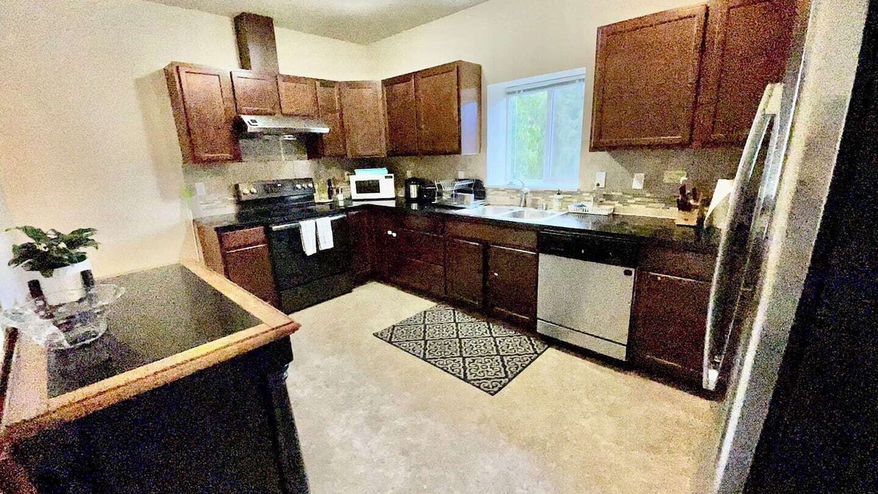 Photo of Others in Haller Lake