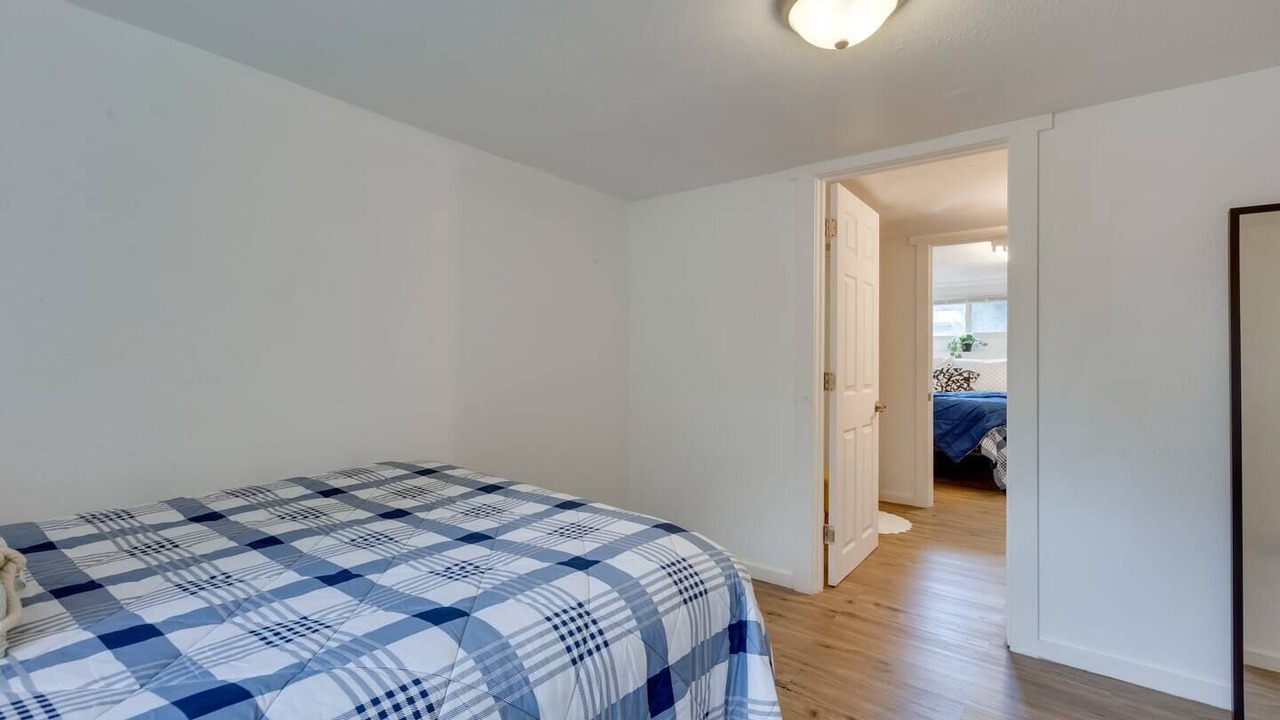 Photo of Bedroom in Haller Lake