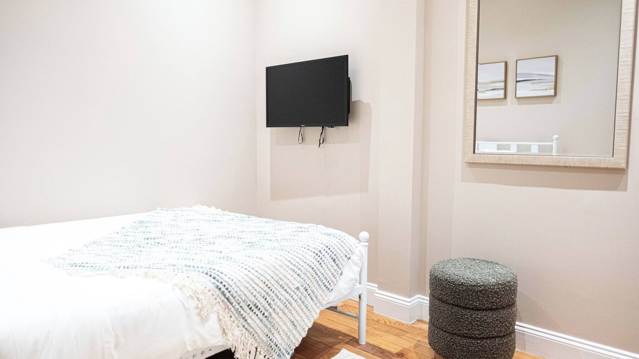 Photo of Bedroom in Manhattan Valley