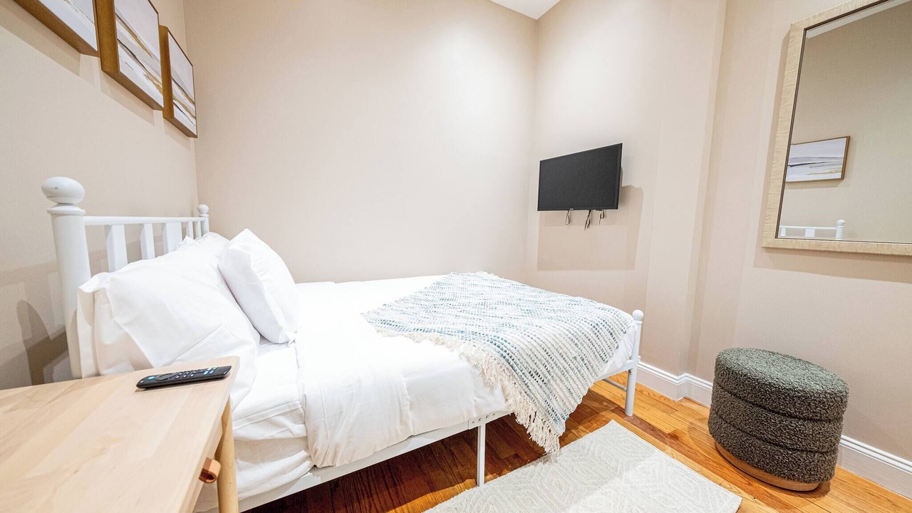 Photo of Bedroom in Manhattan Valley