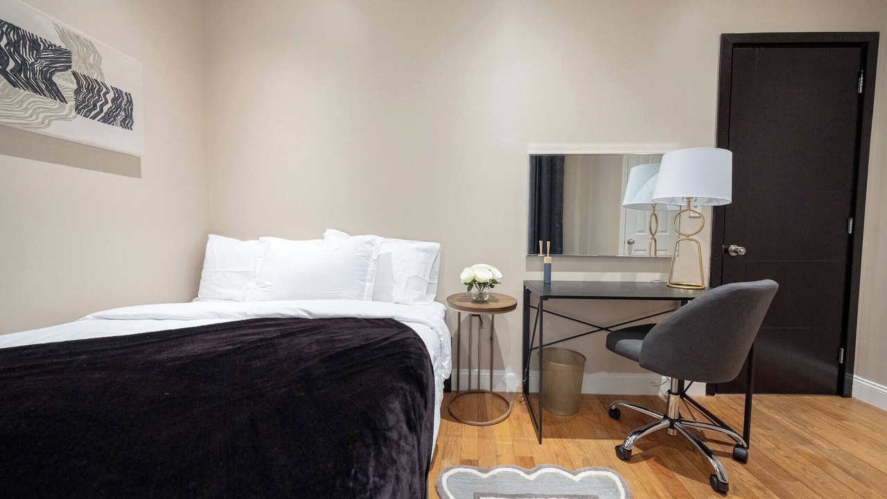 Photo of Bedroom in Manhattan Valley