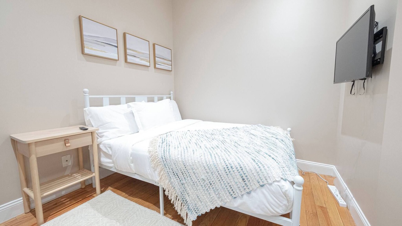 Photo of Bedroom in Manhattan Valley