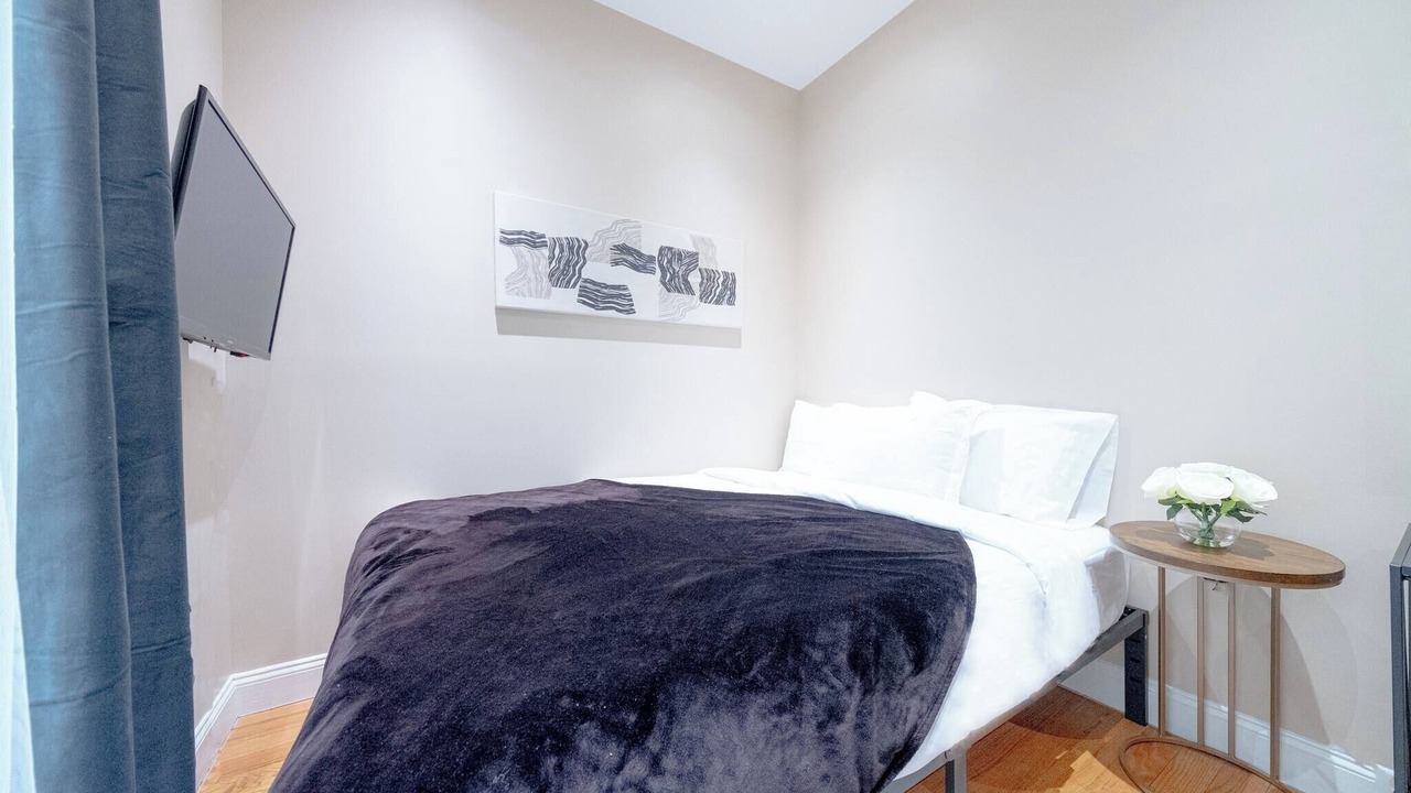 Photo of Bedroom in Manhattan Valley
