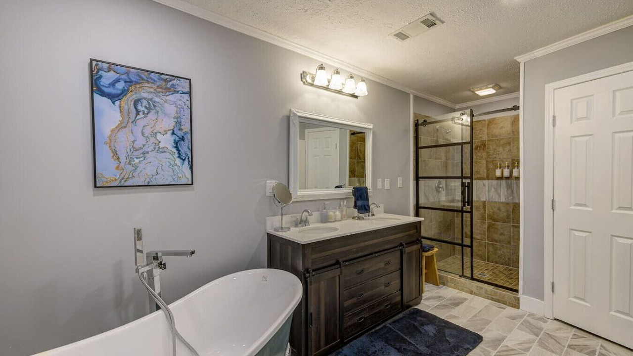 Photo of Bathroom in Sondheimer