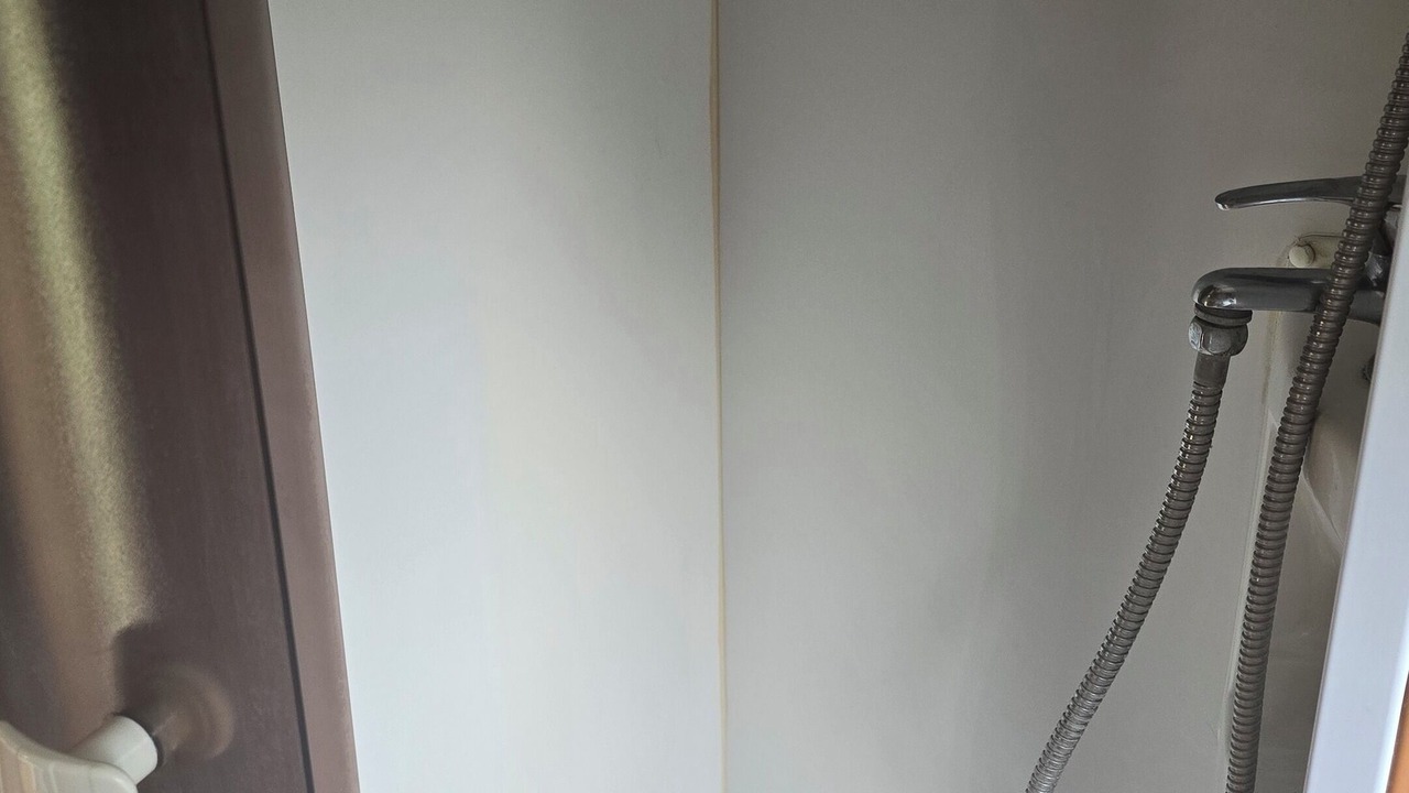 Photo of Bathroom in Combles