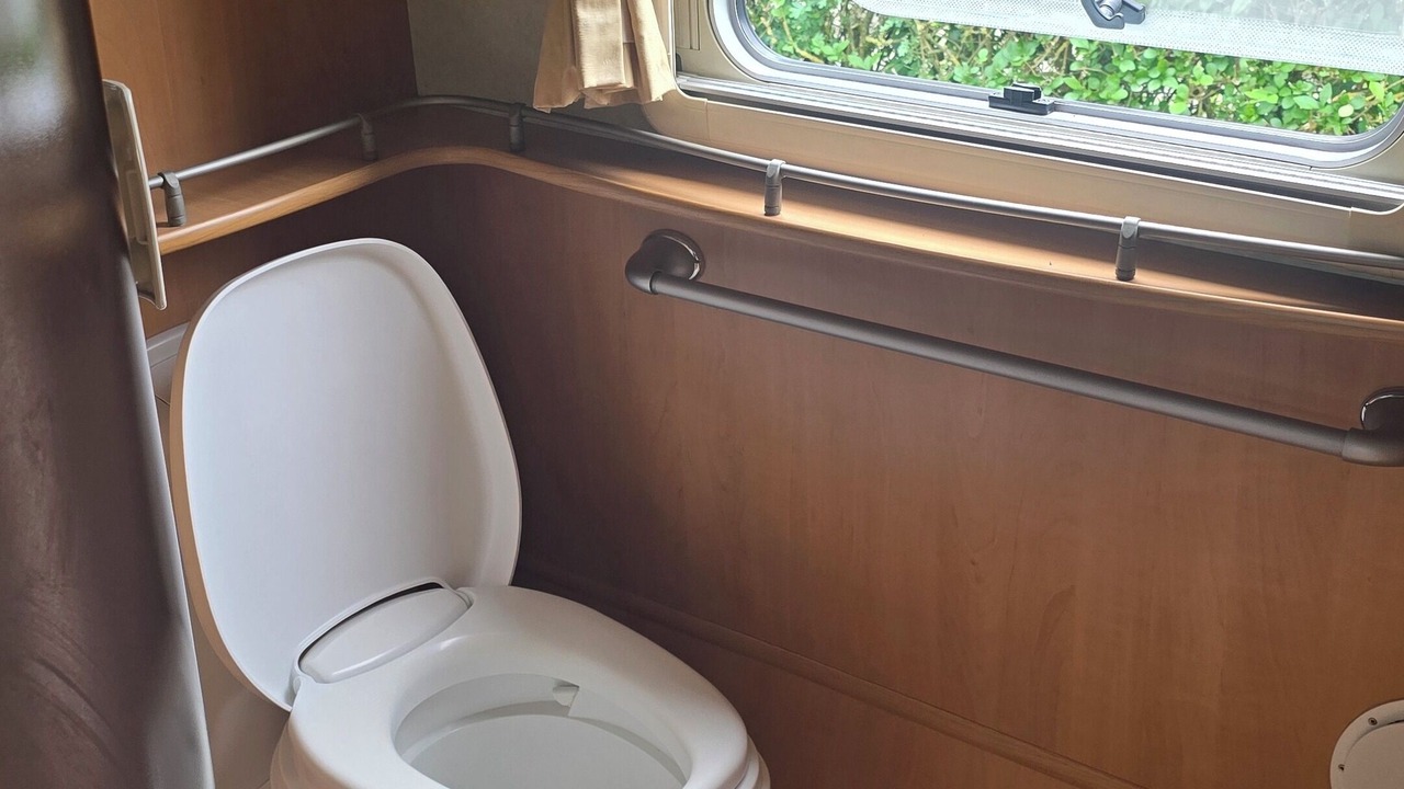 Photo of Bathroom in Combles