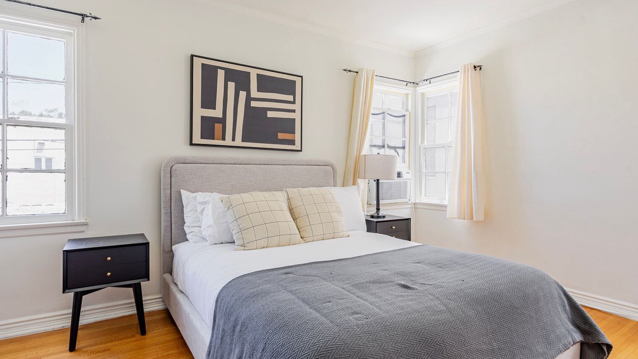 Photo of Bedroom in Beverly Hills