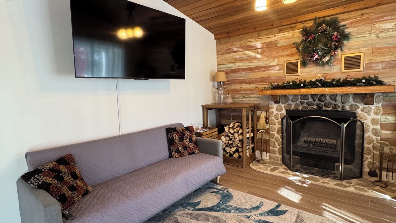Photo of Livingroom in Hecla-Grindstone Provincial Park