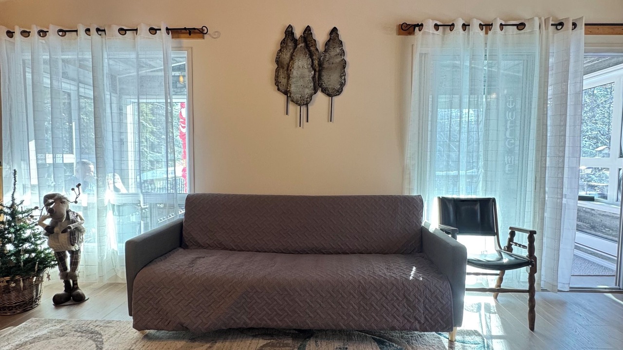 Photo of Livingroom in Hecla-Grindstone Provincial Park
