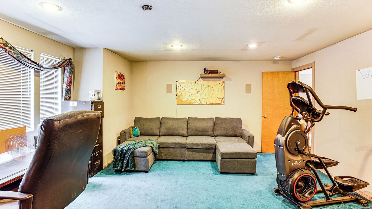 Photo of Livingroom in Northeast Tacoma
