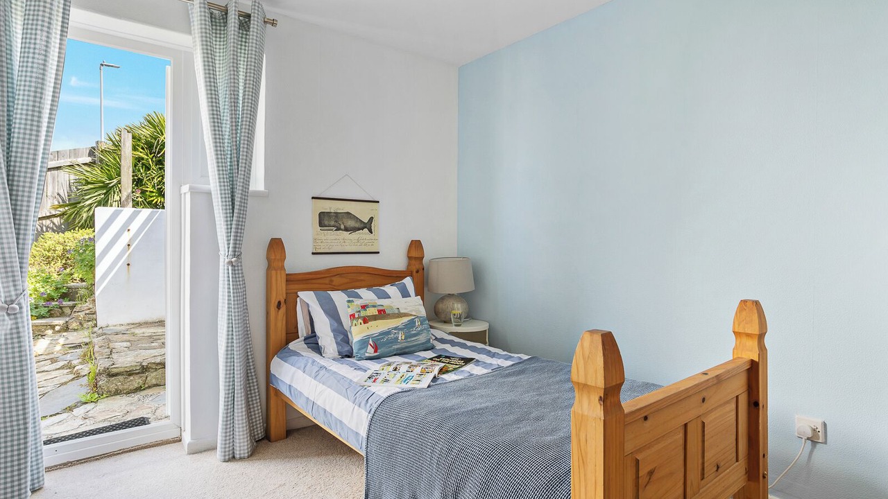 Photo of Bedroom in Polruan