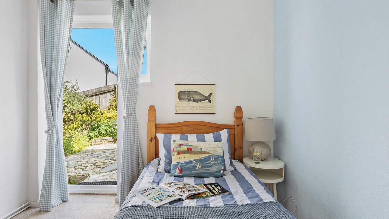 Photo of Bedroom in Polruan