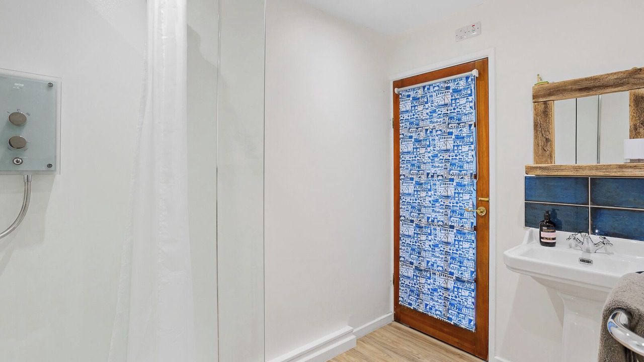 Photo of Bathroom in Polruan