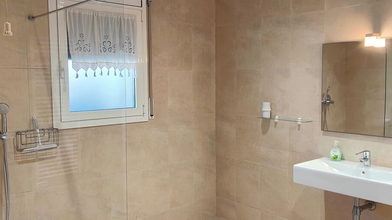 Photo of Bathroom in Pals