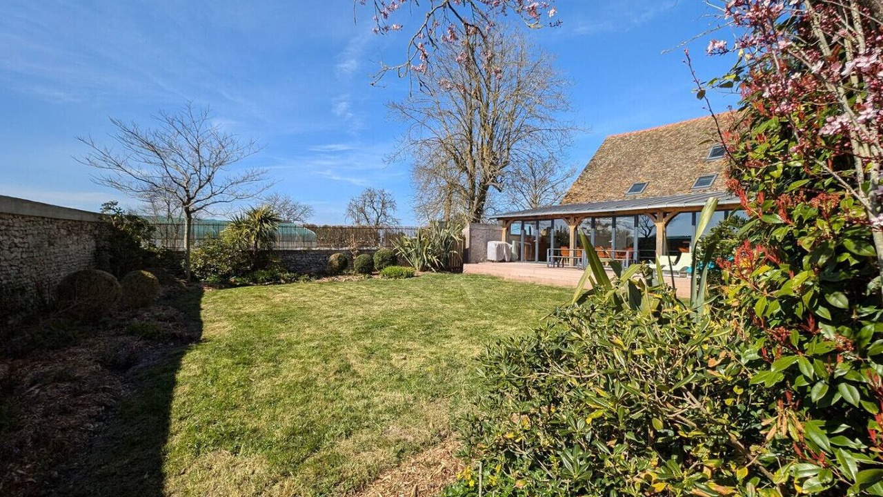 Photo of Outdoor in Gressey