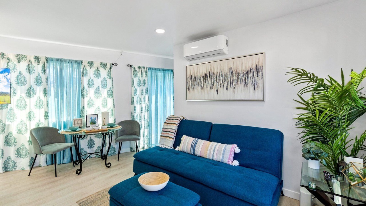 Photo of Livingroom in University Heights