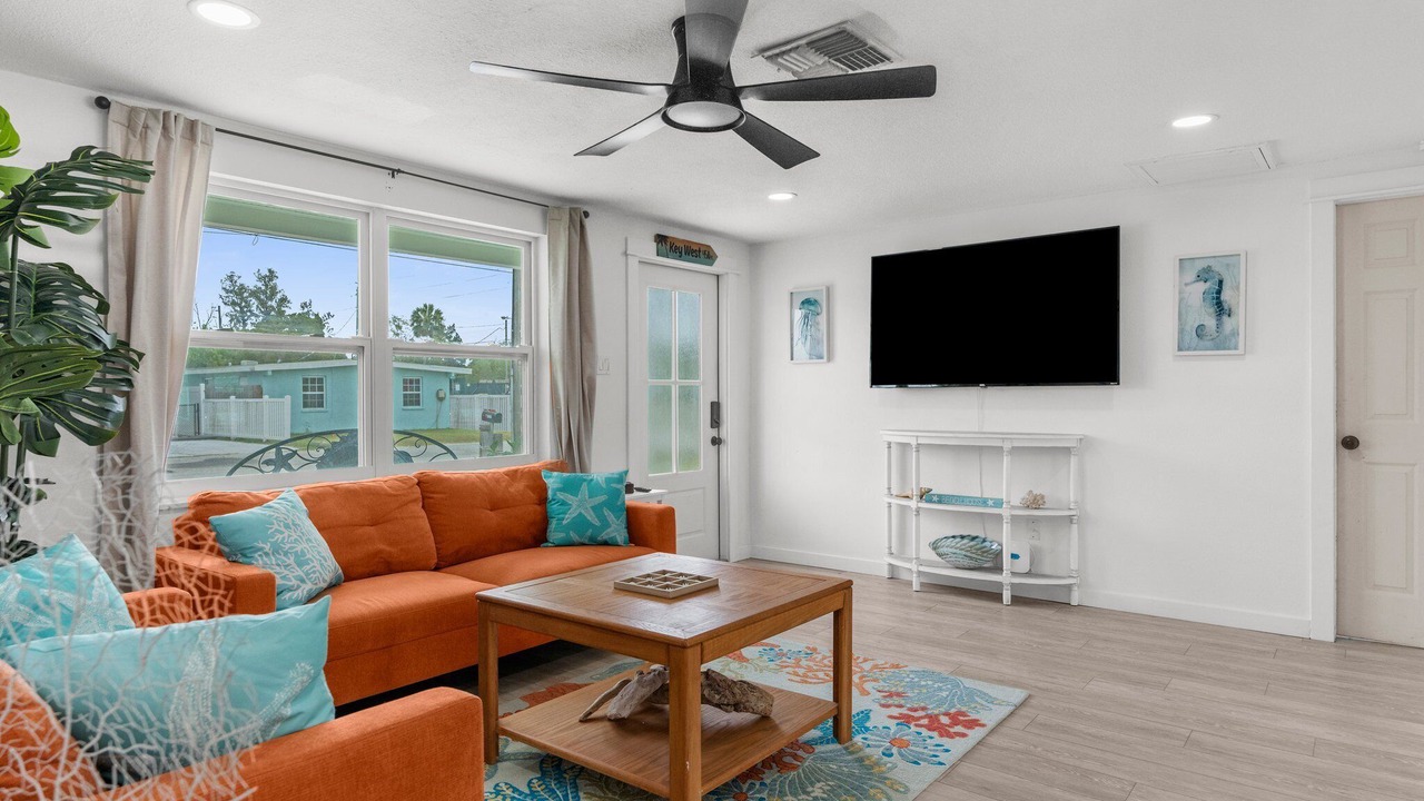 Photo of Livingroom in Hudson Beach Estates