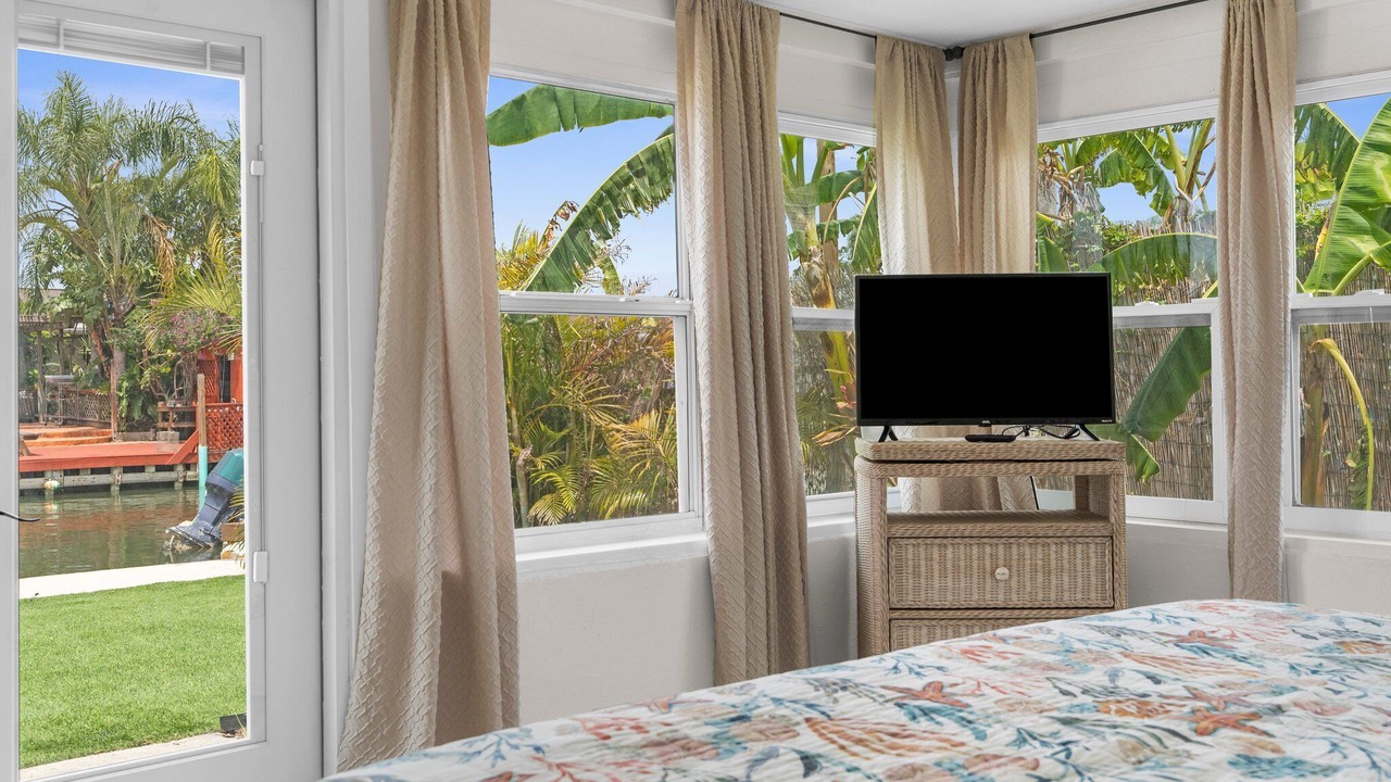 Photo of Bedroom in Hudson Beach Estates