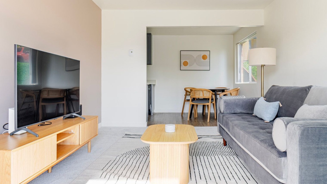 Photo of Livingroom in North Queen Anne