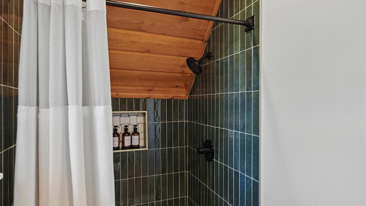 Photo of Bathroom in Tool
